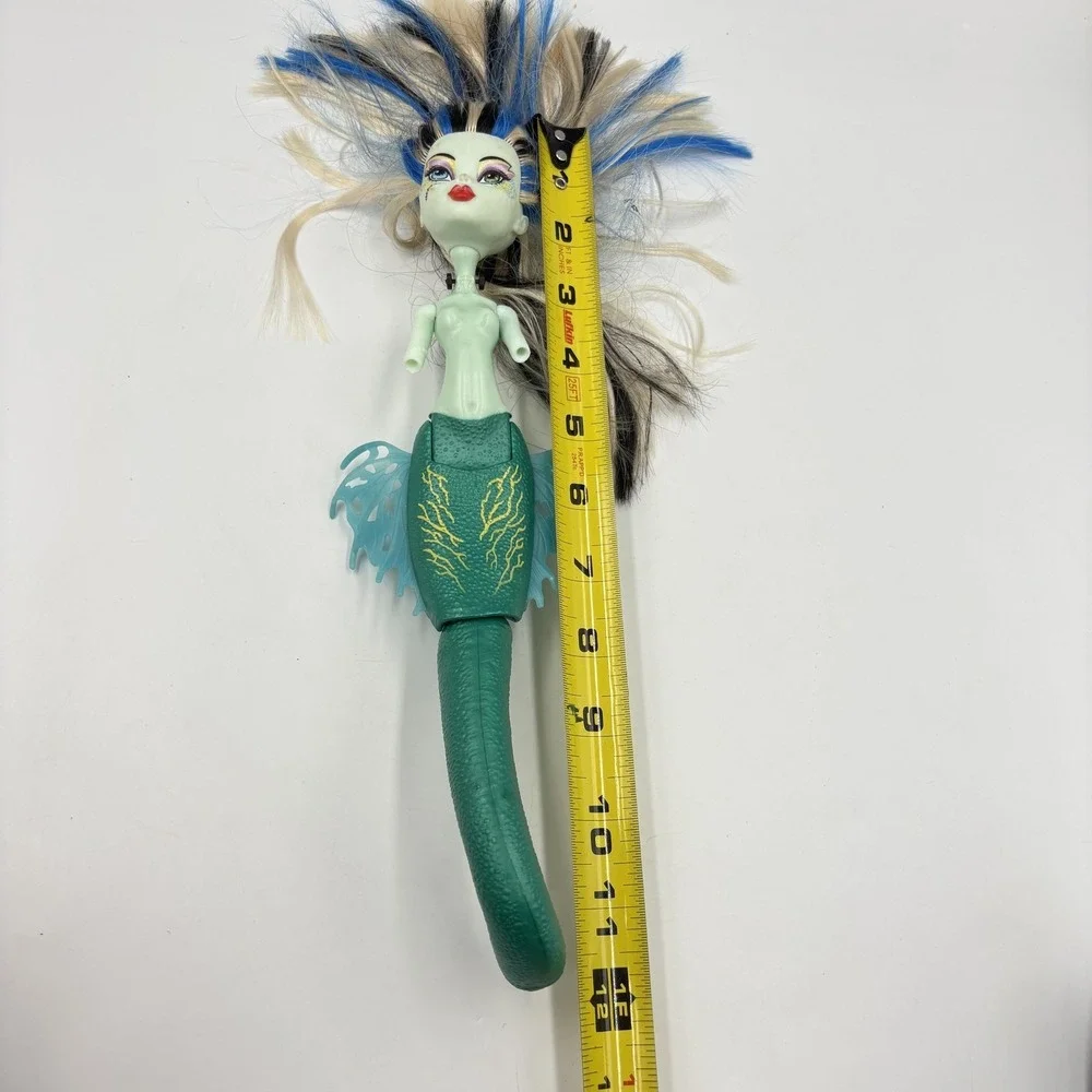 Monster High Frankie Stein Doll Great‎ Scarrier Reef Tail Green Mermaid *FLAWS*